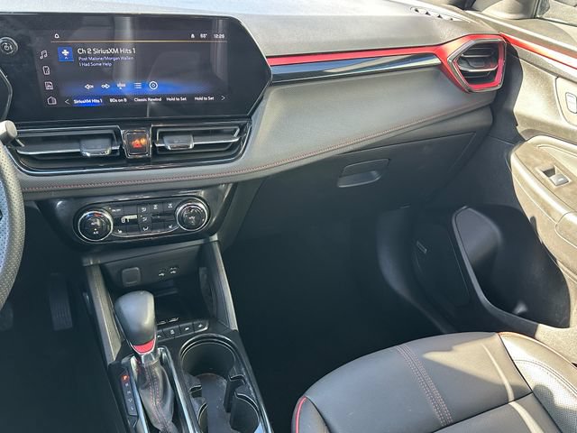 Used 2025 Chevrolet TrailBlazer RS w/ Convenience Package FWD image 14