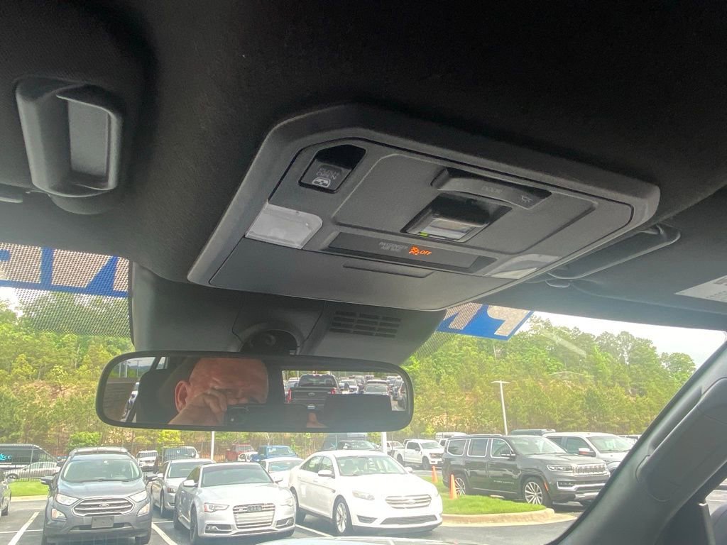 Used 2025 Toyota 4Runner SR5 AWD/4WD image 19