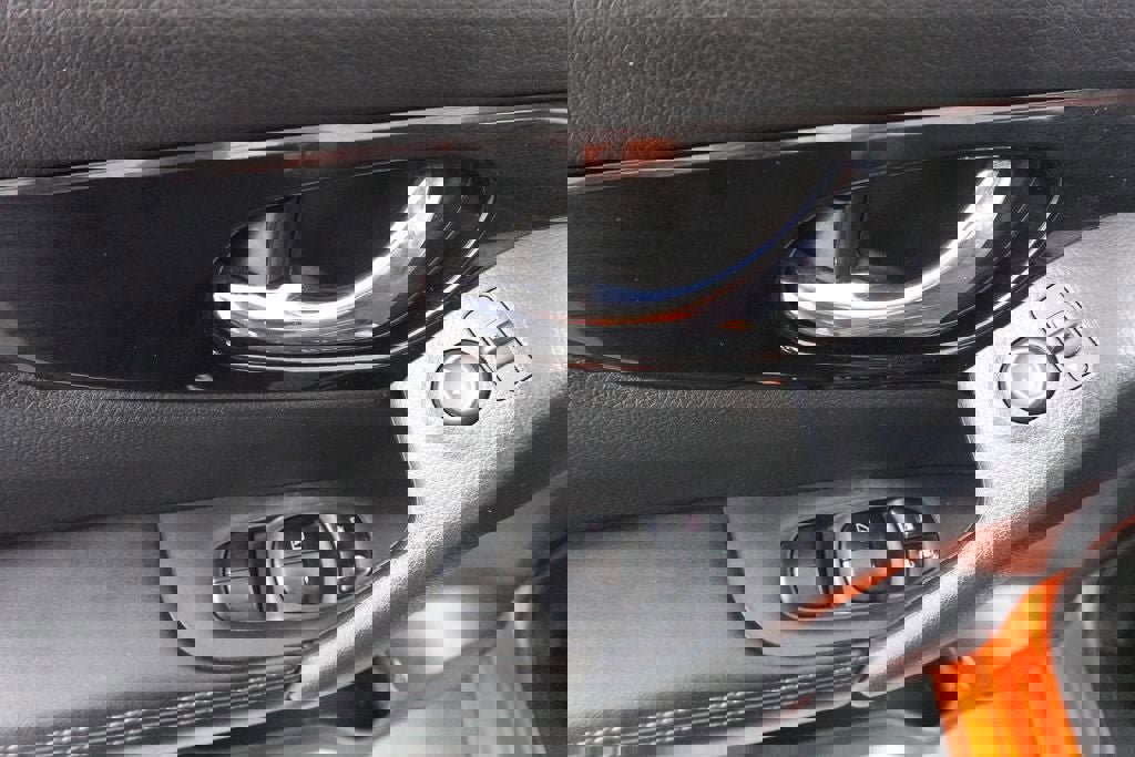 Used 2021 Nissan Rogue Sport SV image 9