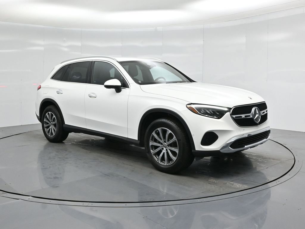Used 2024 Mercedes-Benz GLC 300 image 3
