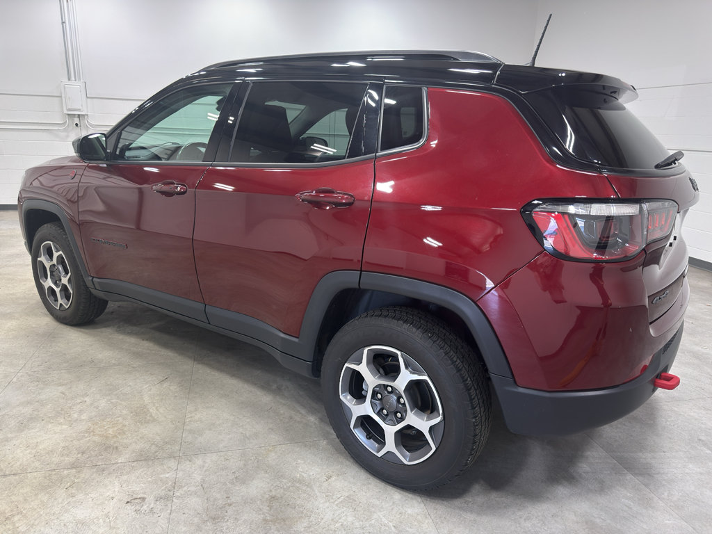 Used 2022 Jeep Compass Trailhawk w/ Trailhawk Convenience Group AWD/4WD image 6