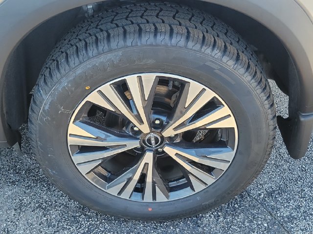 Used 2023 Nissan Rogue SV w/ SV Premium B Package FWD image 7