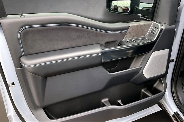 Certified 2025 Ford F250 Platinum w/ FX4 Off-Road Package image 17