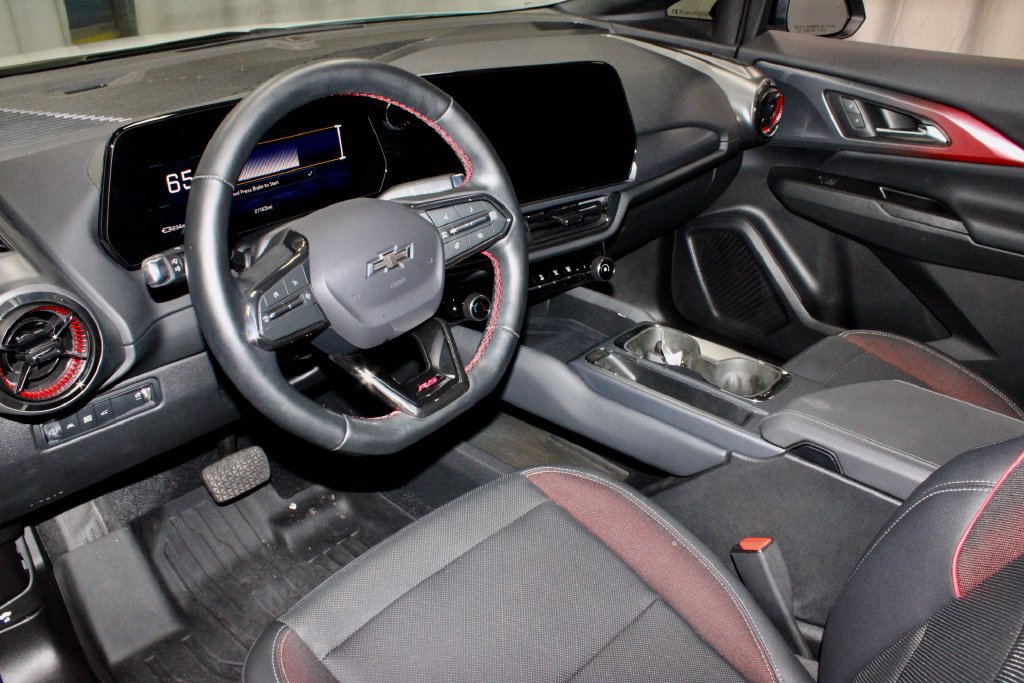 Used 2024 Chevrolet Equinox EV RS FWD image 23