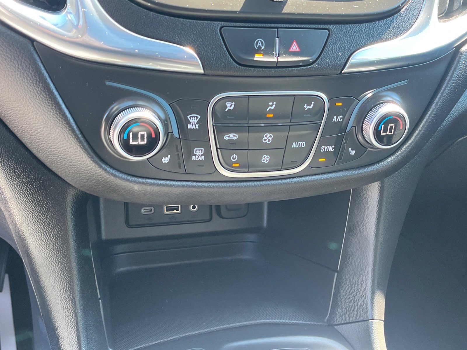 Used 2023 Chevrolet Equinox LT AWD/4WD image 15