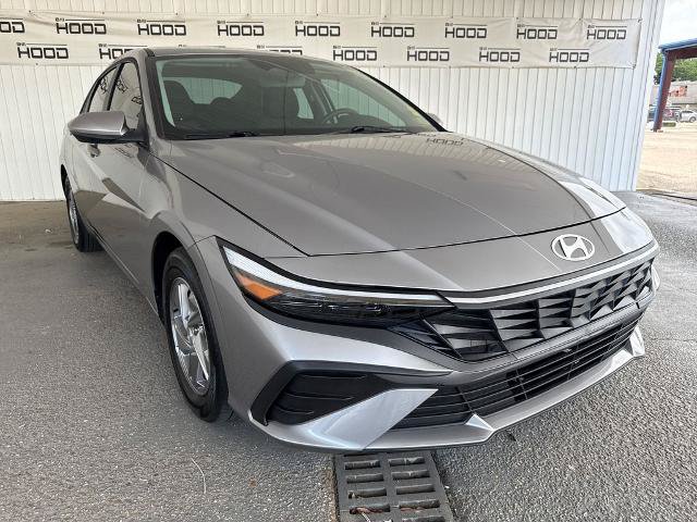 Used 2025 Hyundai Elantra SE FWD image 1