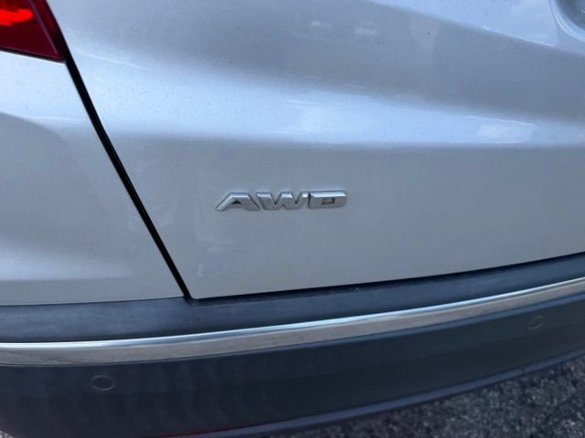 Used 2018 Cadillac XT5 Premium Luxury AWD/4WD image 11