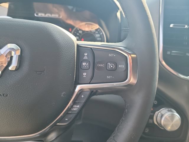 Used 2025 RAM 1500 Laramie AWD/4WD image 15