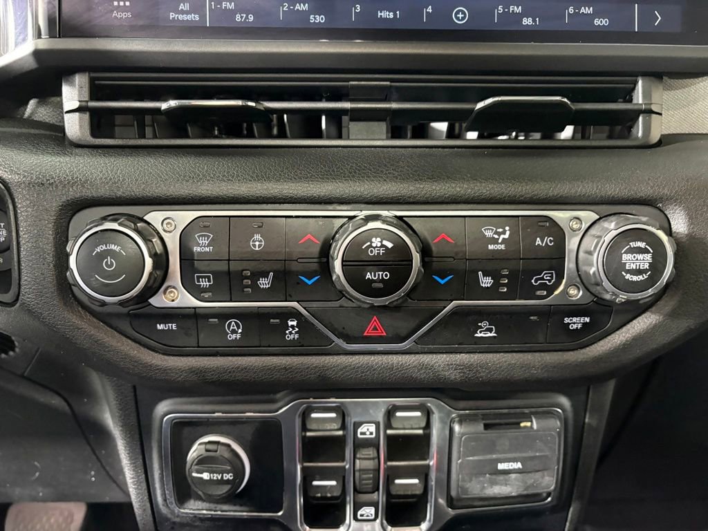 Used 2024 Jeep Gladiator Sport AWD/4WD image 18
