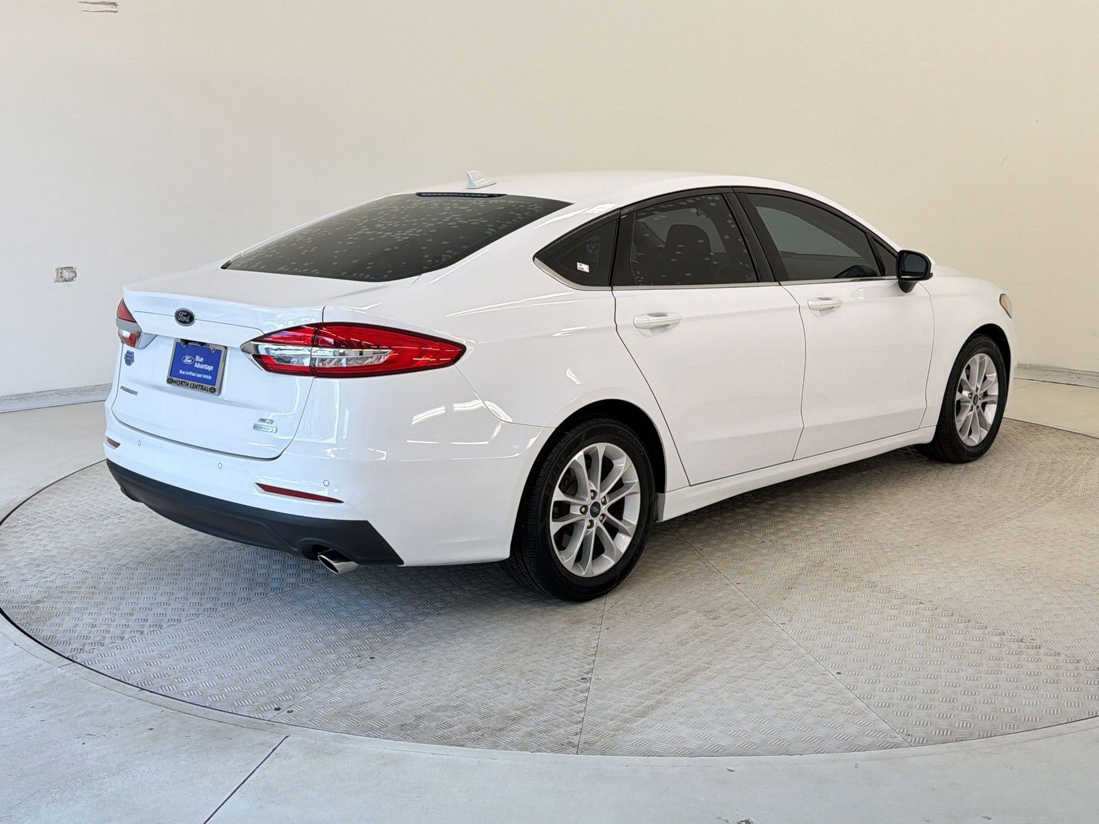 Certified 2020 Ford Fusion SE image 5