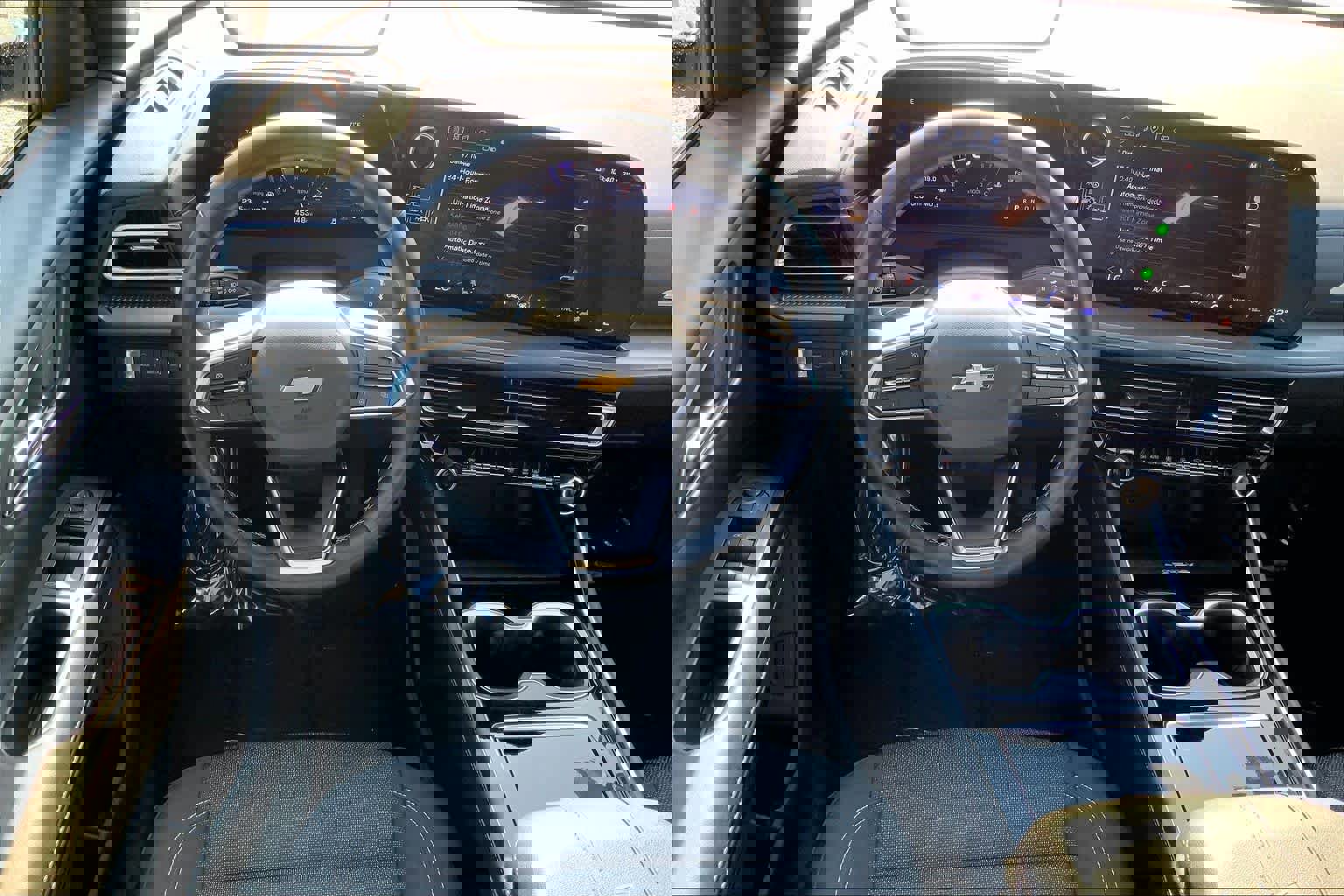 Used 2024 Chevrolet Traverse LT image 8