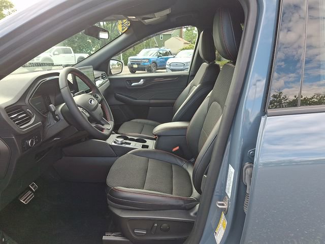 Certified 2023 Ford Escape ST-Line w/ Tech Pack #1 AWD/4WD image 13