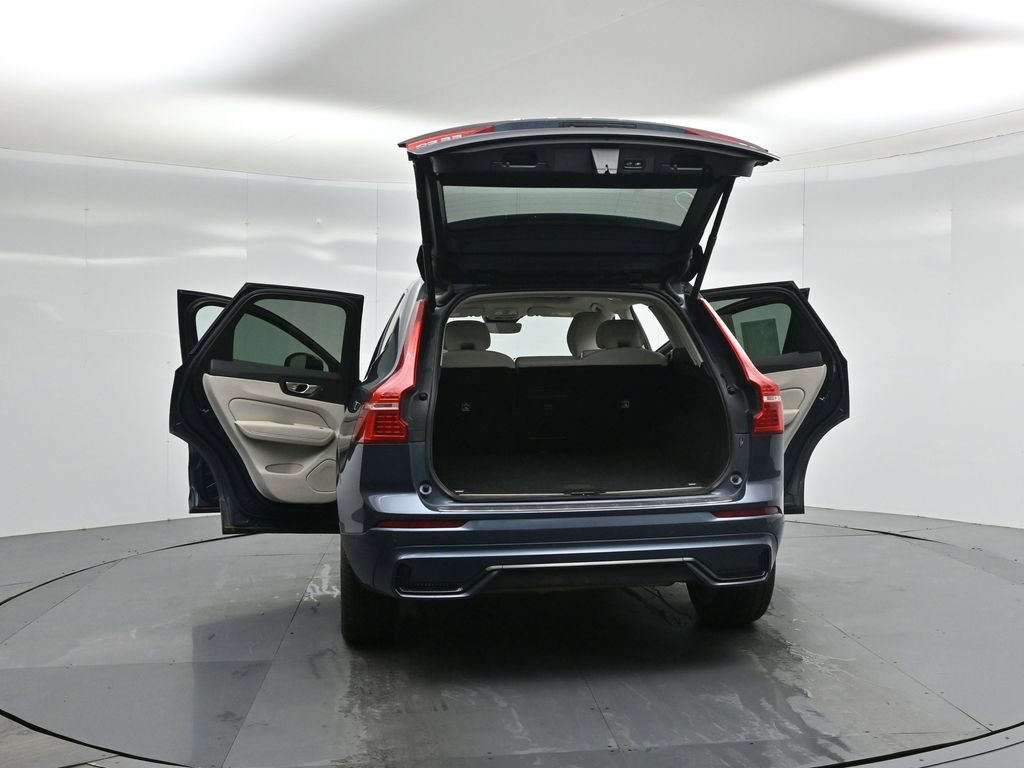 Used 2023 Volvo XC60 B5 Plus image 33