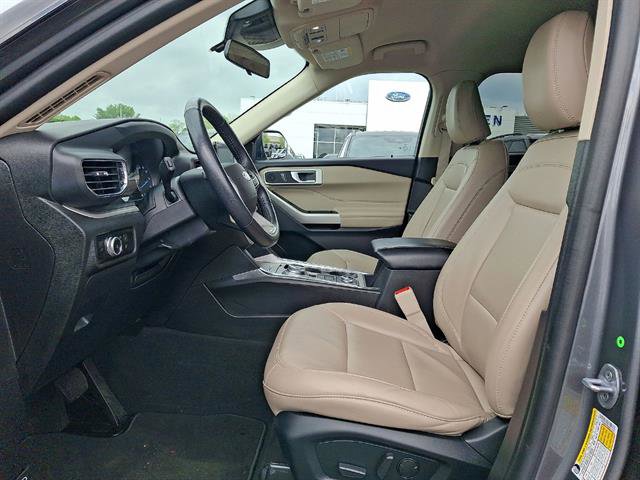 Certified 2022 Ford Explorer XLT w/ Equipment Group 202A AWD/4WD image 17