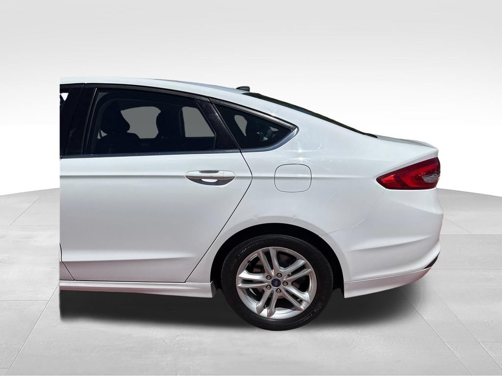 Certified 2018 Ford Fusion SE w/ Fusion SE Technology Package FWD image 36