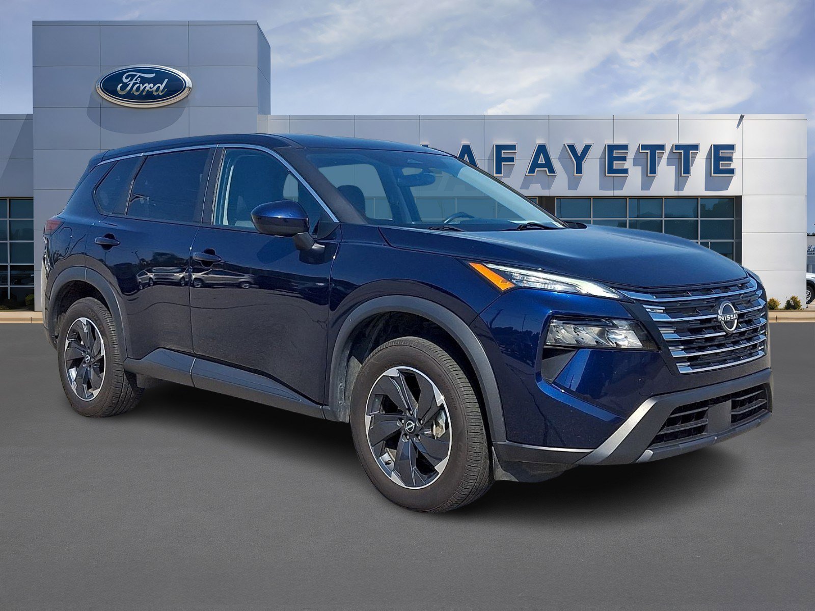 Used 2024 Nissan Rogue SV