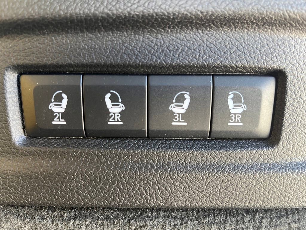 Used 2025 Jeep Grand Cherokee L Summit image 11