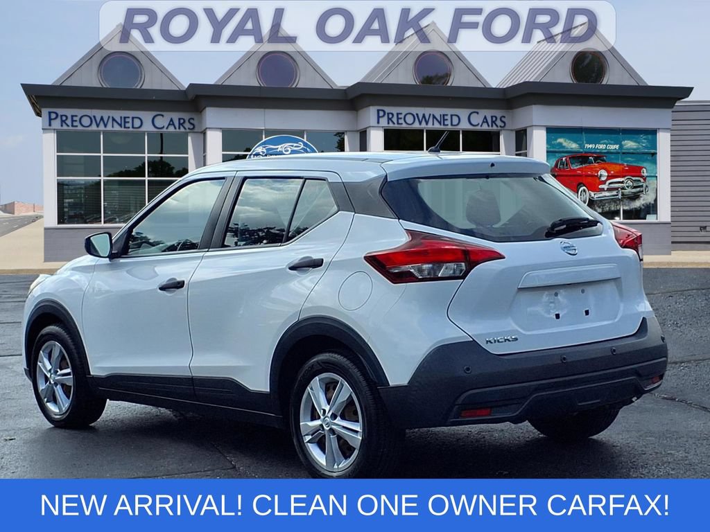 Used 2020 Nissan Kicks S FWD image 2