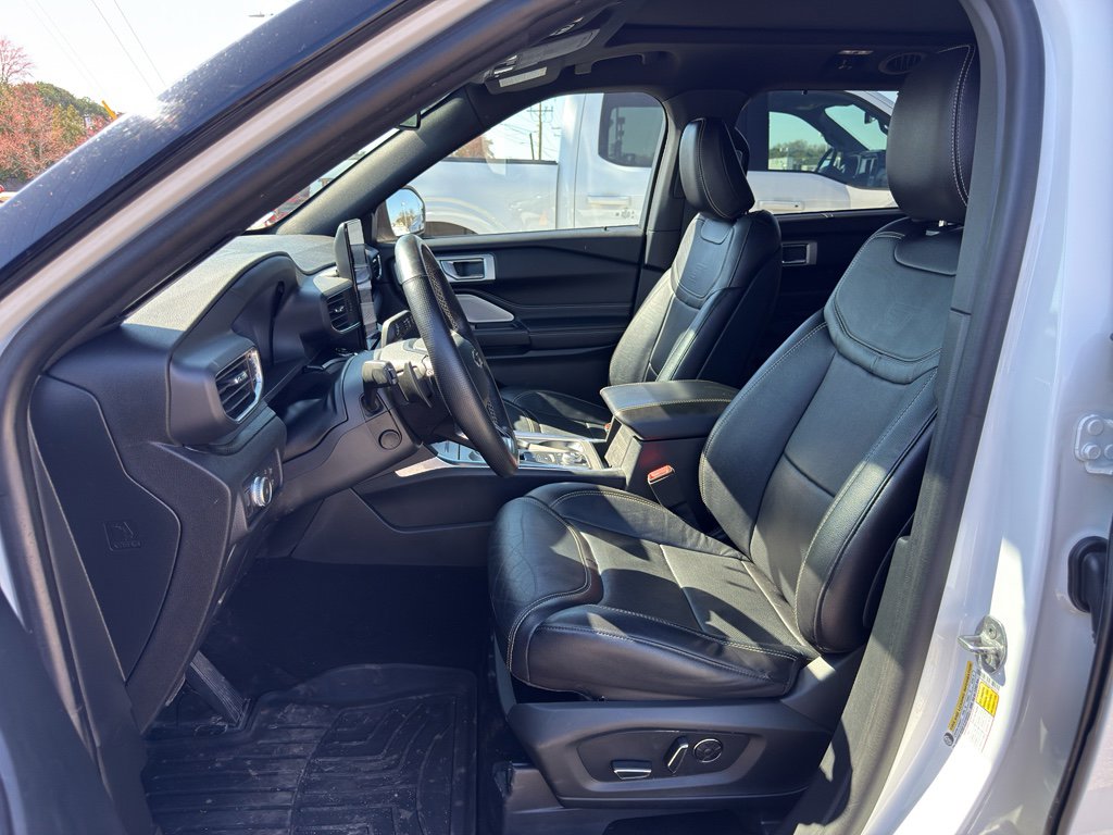 Certified 2020 Ford Explorer ST w/ Premium Technology Package image 16