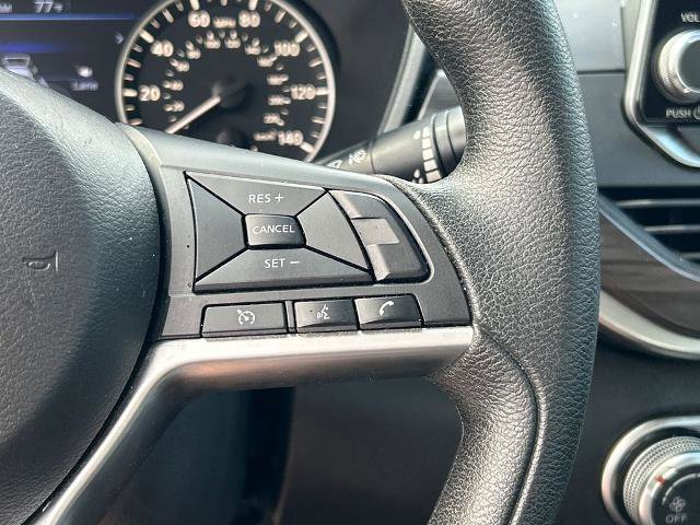 Used 2024 Nissan Altima 2.5 SV FWD image 24