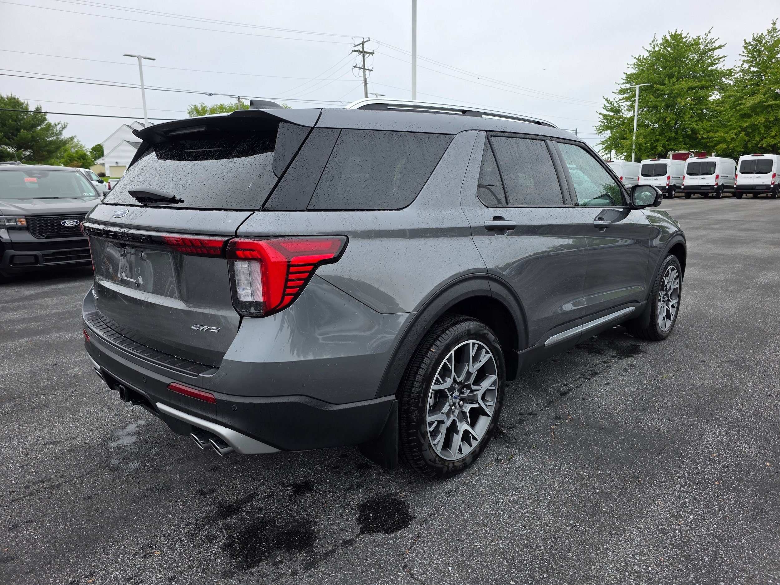 Certified 2025 Ford Explorer Platinum w/ Ultimate Package AWD/4WD image 5
