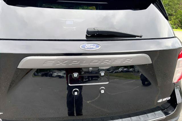 Certified 2022 Ford Explorer XLT w/ Equipment Group 202A AWD/4WD image 10