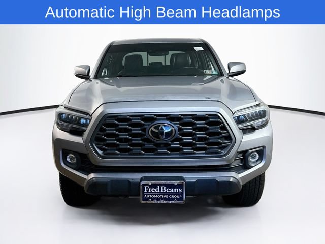 Used 2020 Toyota Tacoma TRD Off-Road w/ TRD Premium Off Road Package AWD/4WD image 2