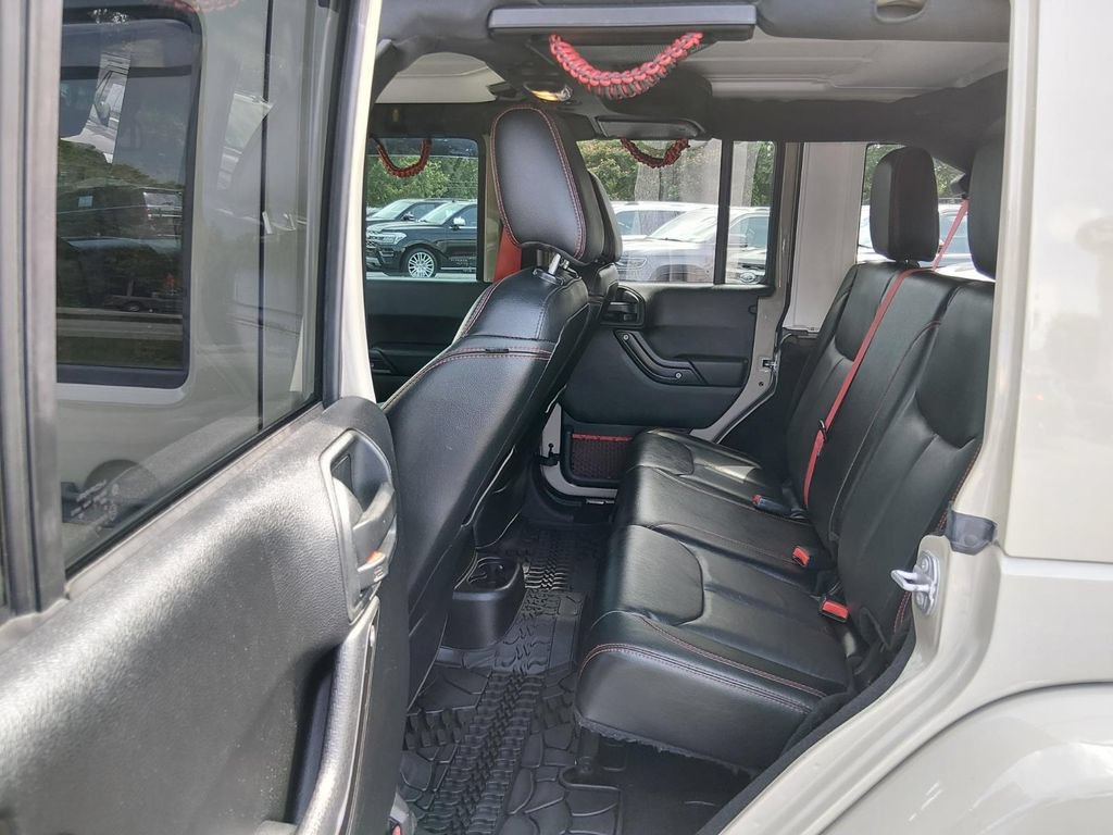 Used 2018 Jeep Wrangler Unlimited Rubicon AWD/4WD image 13