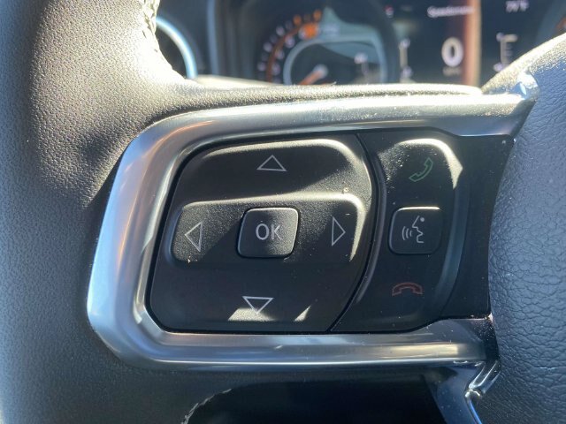 Used 2025 Jeep Wrangler Unlimited Sahara w/ Safety Group AWD/4WD image 20