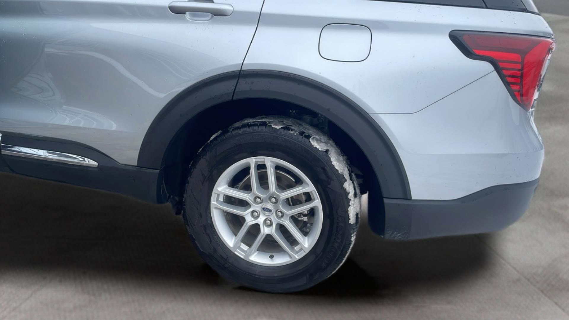 Certified 2025 Ford Explorer Active AWD/4WD image 27