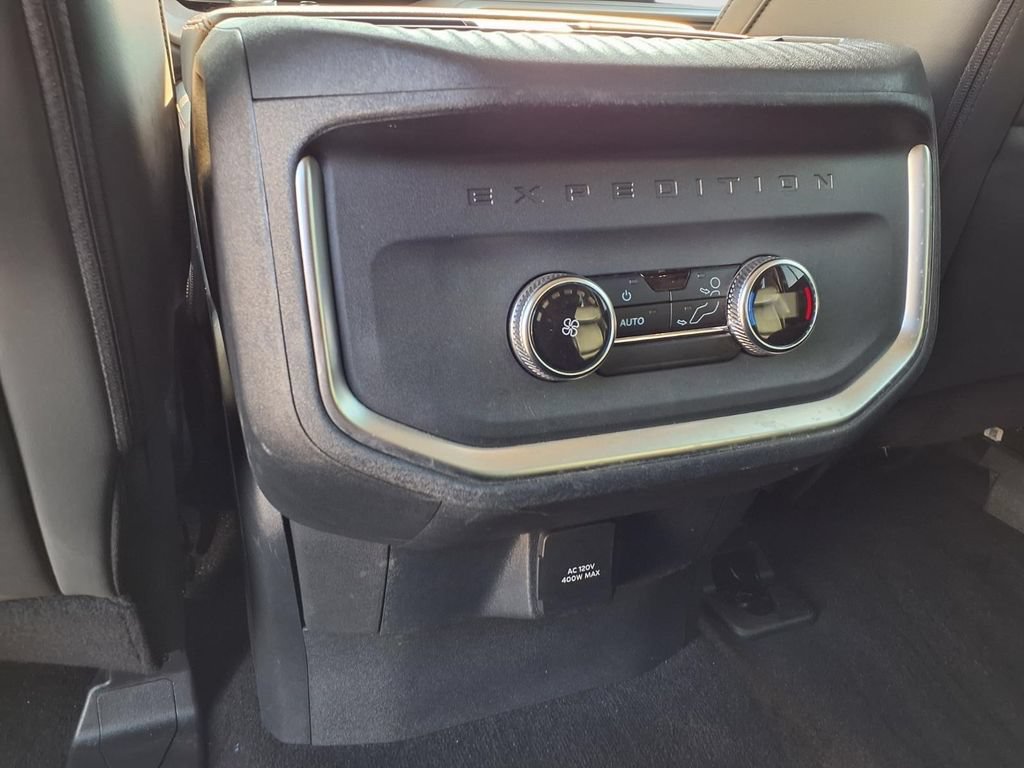 Certified 2025 Ford Expedition Active AWD/4WD image 28