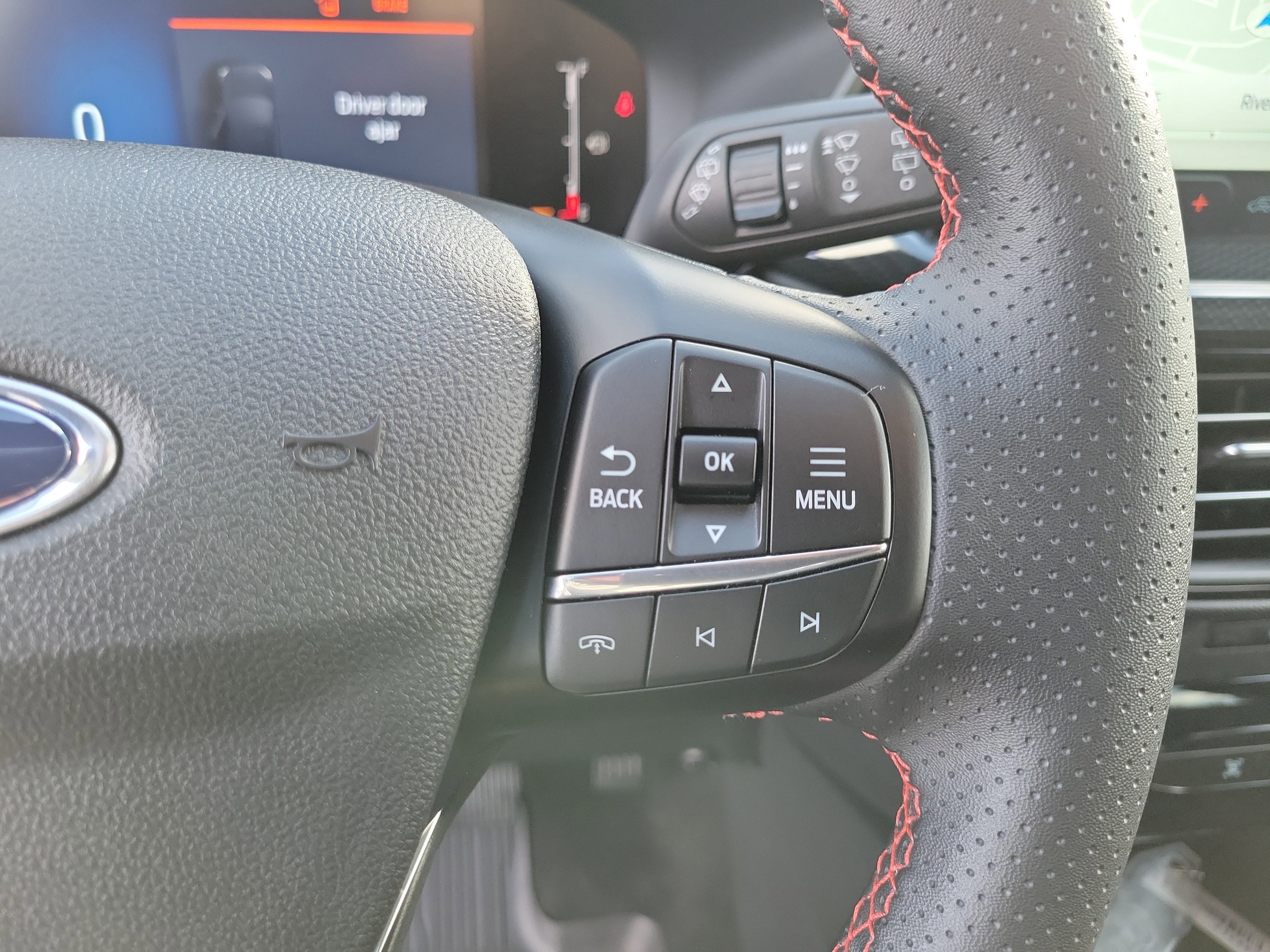 Certified 2025 Ford Escape ST-Line w/ Tech Pack #1 image 8