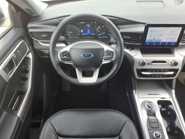 Certified 2024 Ford Explorer XLT w/ Equipment Group 202A AWD/4WD image 5