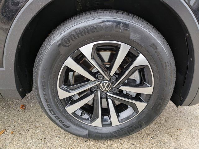 Used 2022 Volkswagen Tiguan S image 11