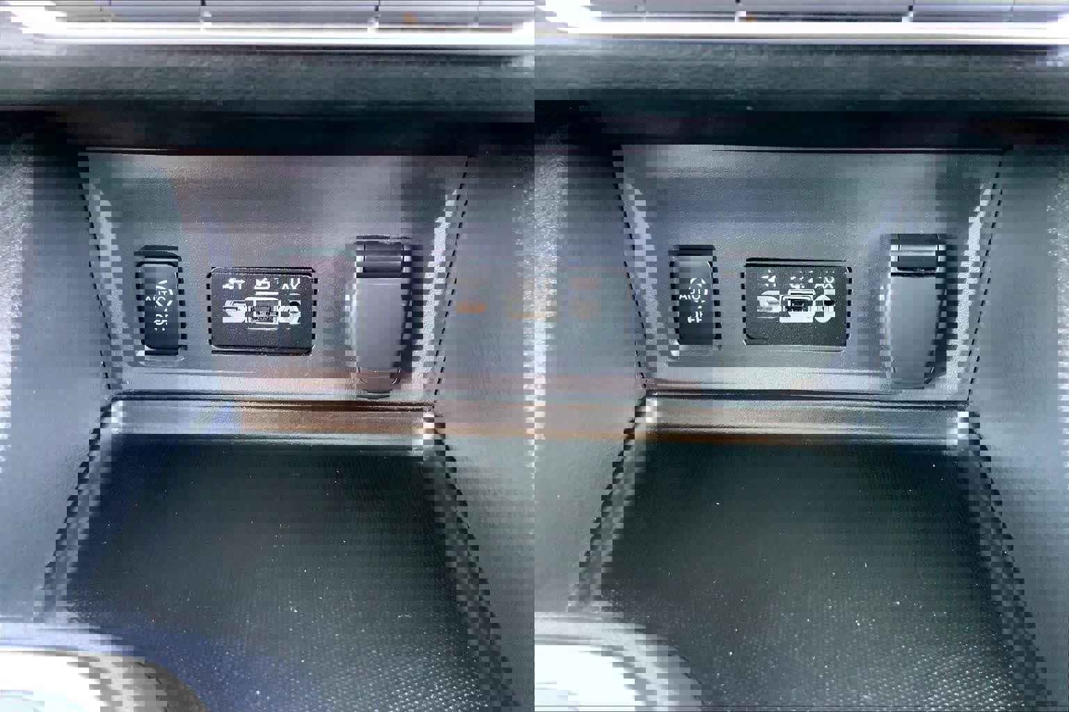 Used 2025 Nissan Sentra SR image 35