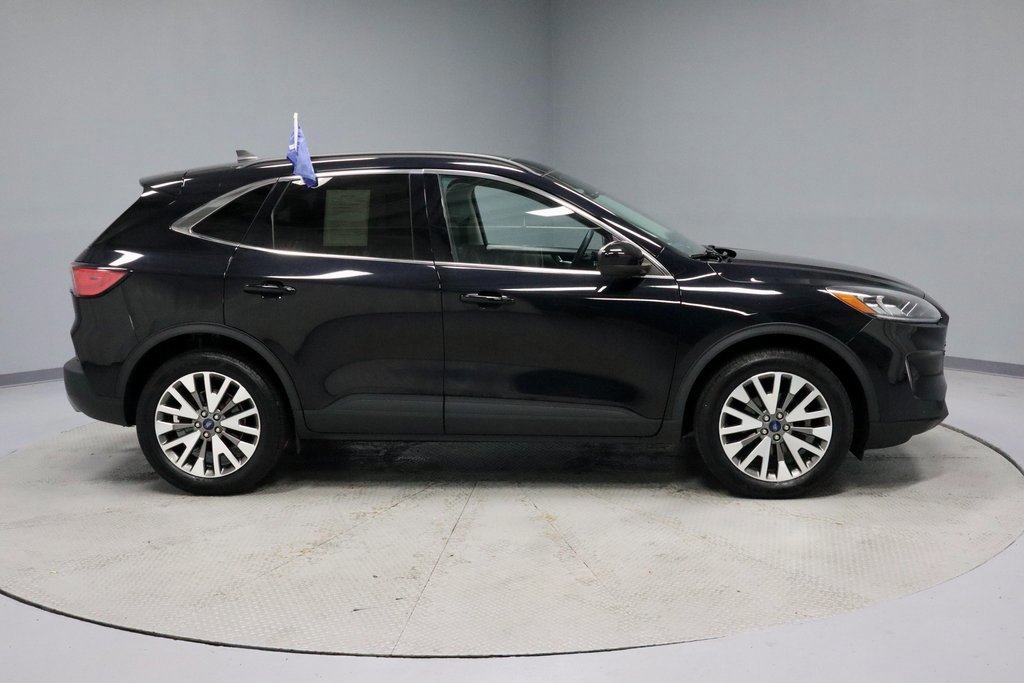 Certified 2022 Ford Escape Titanium w/ Class II Trailer Tow Package image 6