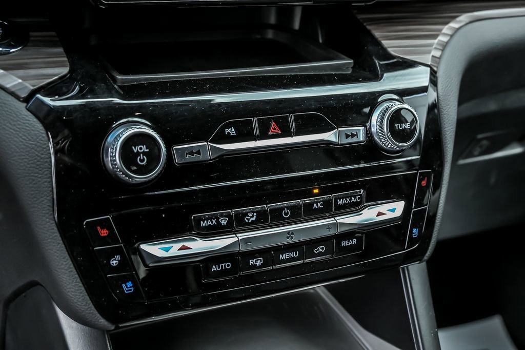 Certified 2023 Ford Explorer Limited AWD/4WD image 27