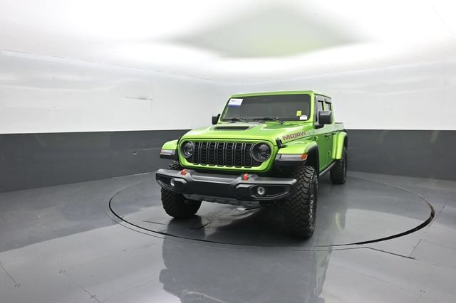 Used 2025 Jeep Gladiator Mojave w/ Convenience Group AWD/4WD image 4