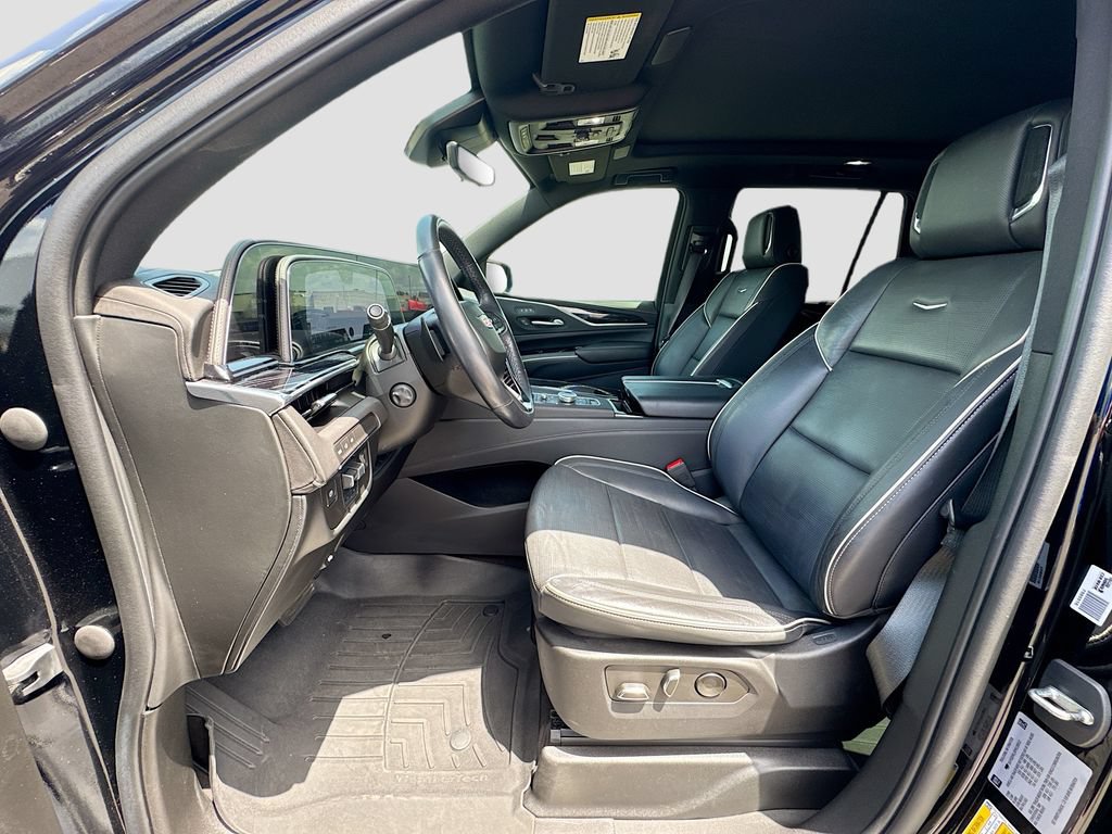 Used 2023 Cadillac Escalade Sport w/ LPO, ONYX Package RWD image 24