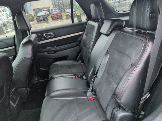 Certified 2019 Ford Explorer XLT w/ Equipment Group 202A FWD image 14