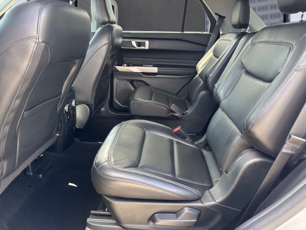 Certified 2022 Ford Explorer XLT w/ Equipment Group 202A RWD image 20