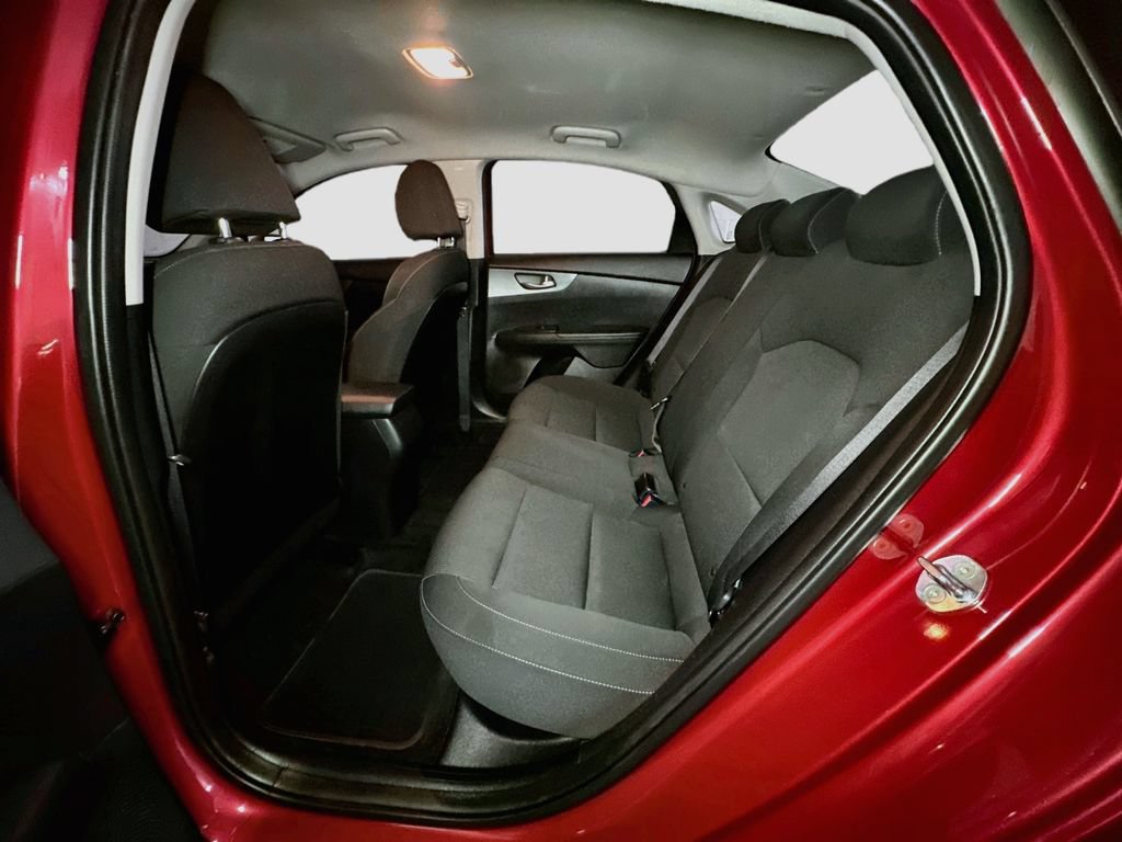 Used 2021 Kia Forte LXS FWD image 31
