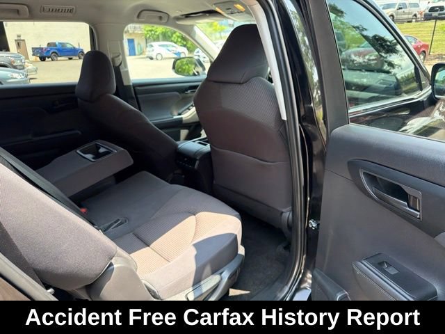 Used 2023 Toyota Highlander LE AWD/4WD image 15
