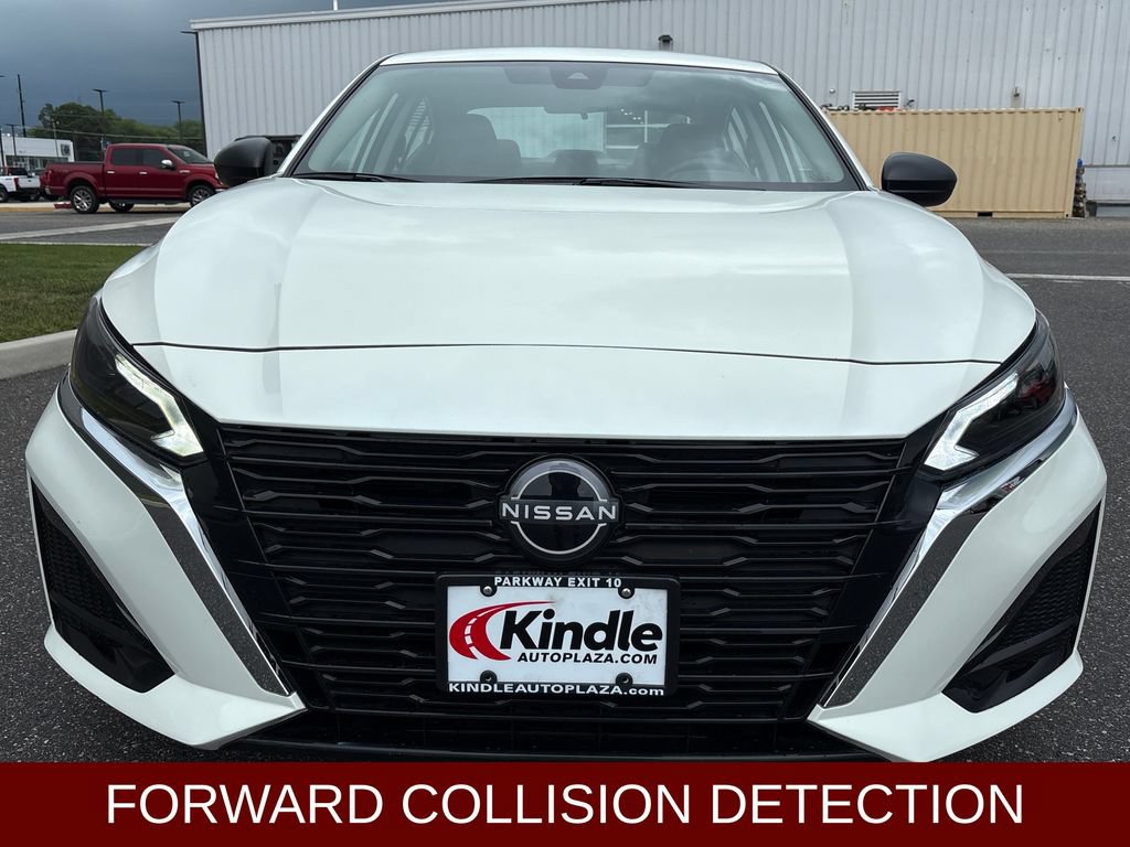 Used 2025 Nissan Altima 2.5 SV FWD image 2