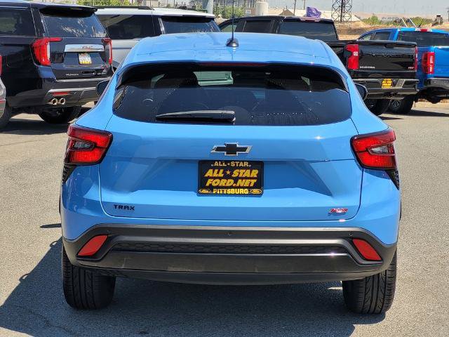 Used 2024 Chevrolet Trax RS w/ Sunroof Package FWD image 5