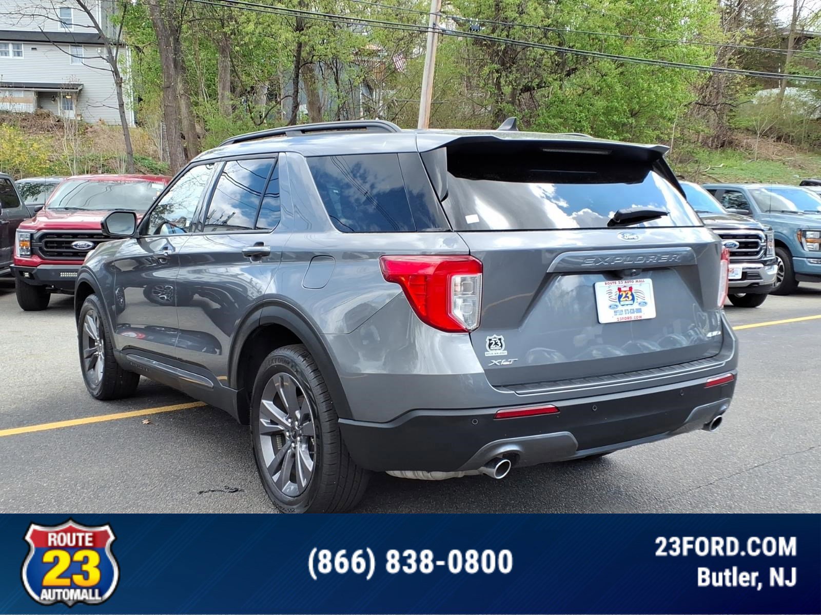 Certified 2024 Ford Explorer XLT w/ Equipment Group 202A AWD/4WD image 3