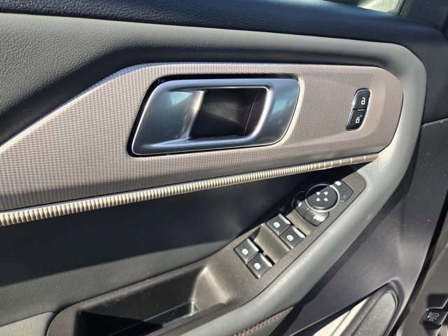 Certified 2025 Ford Explorer Active AWD/4WD image 37