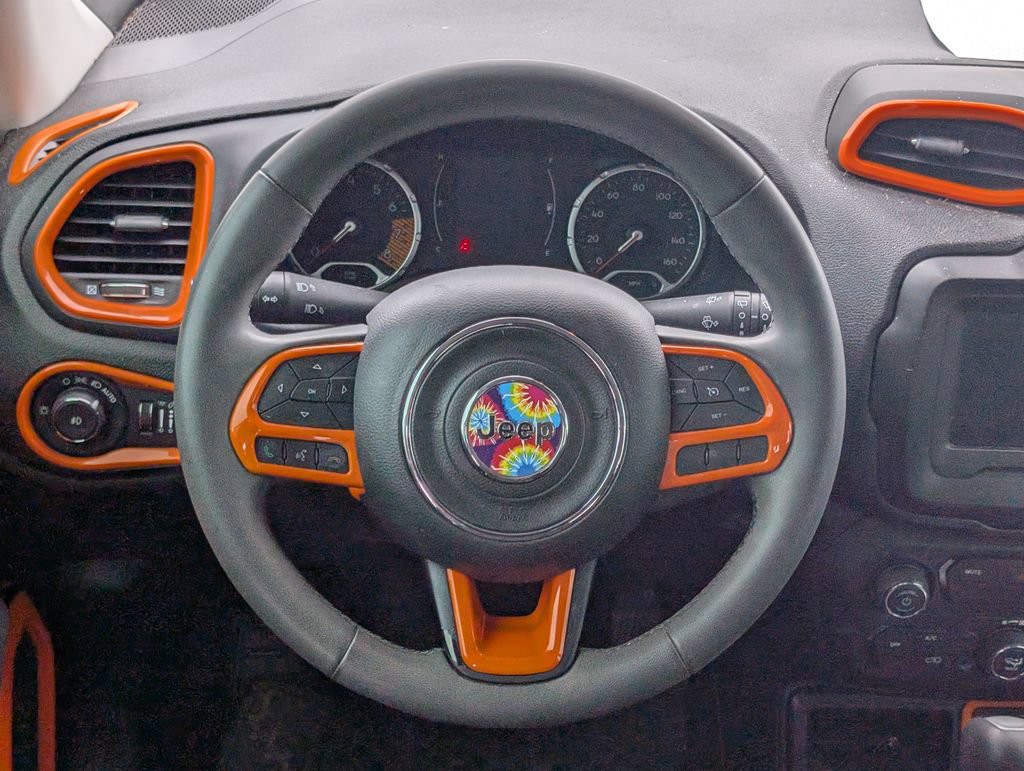 Used 2020 Jeep Renegade Latitude FWD image 11