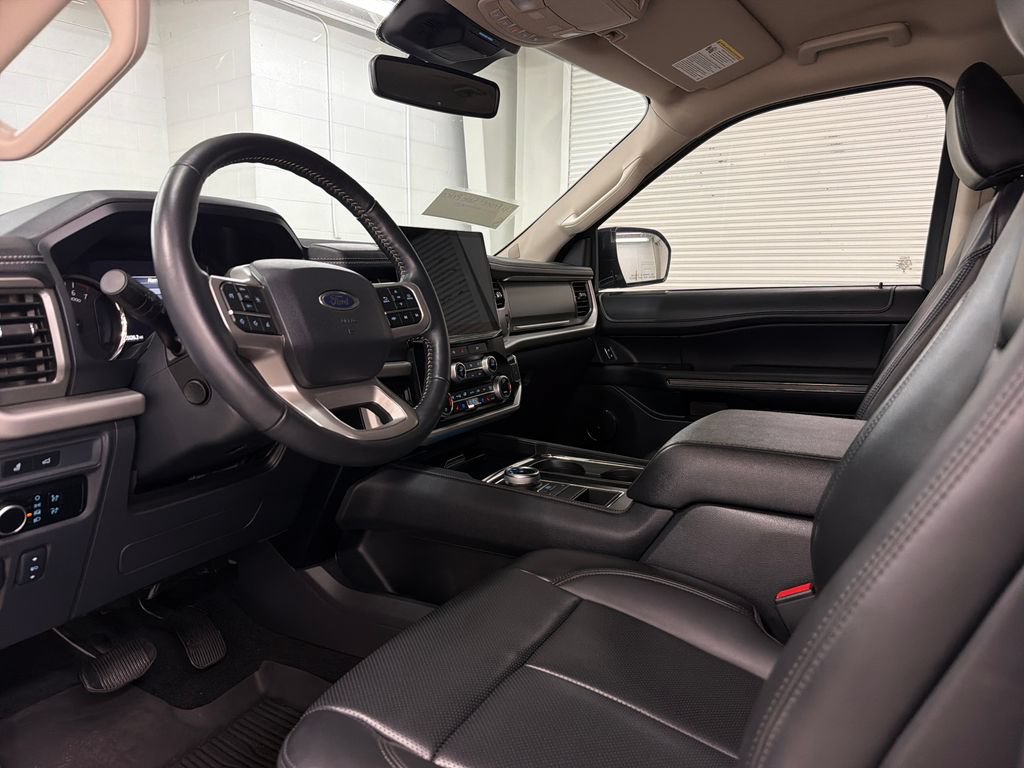 Certified 2024 Ford Expedition XLT RWD image 6