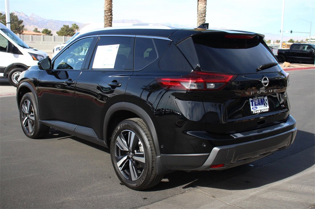 Used 2025 Nissan Rogue SL image 5